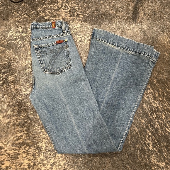 sevens - Picture 1 of 3